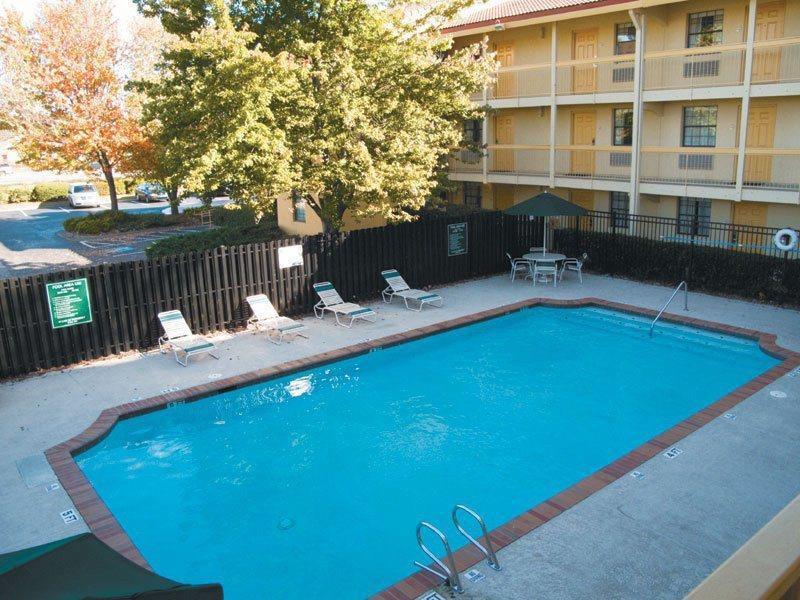 Budget Inn & Suite Atlanta Marietta Stadium Екстер'єр фото