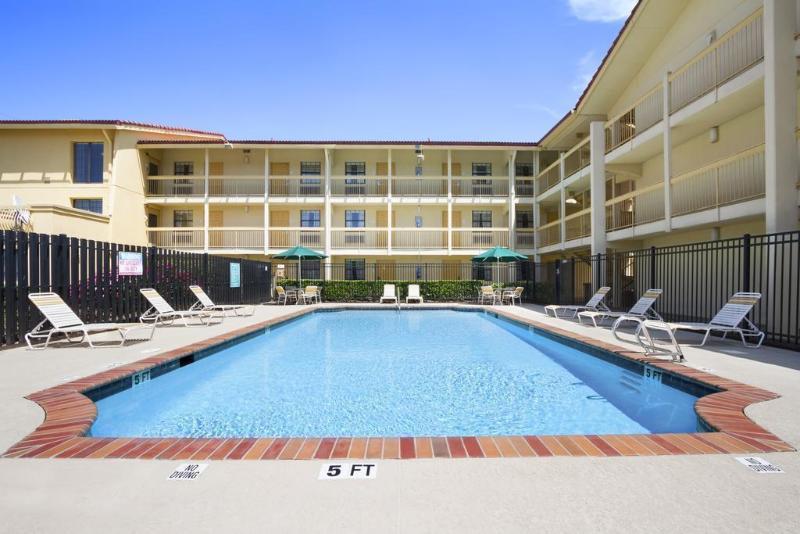 Budget Inn & Suite Atlanta Marietta Stadium Екстер'єр фото