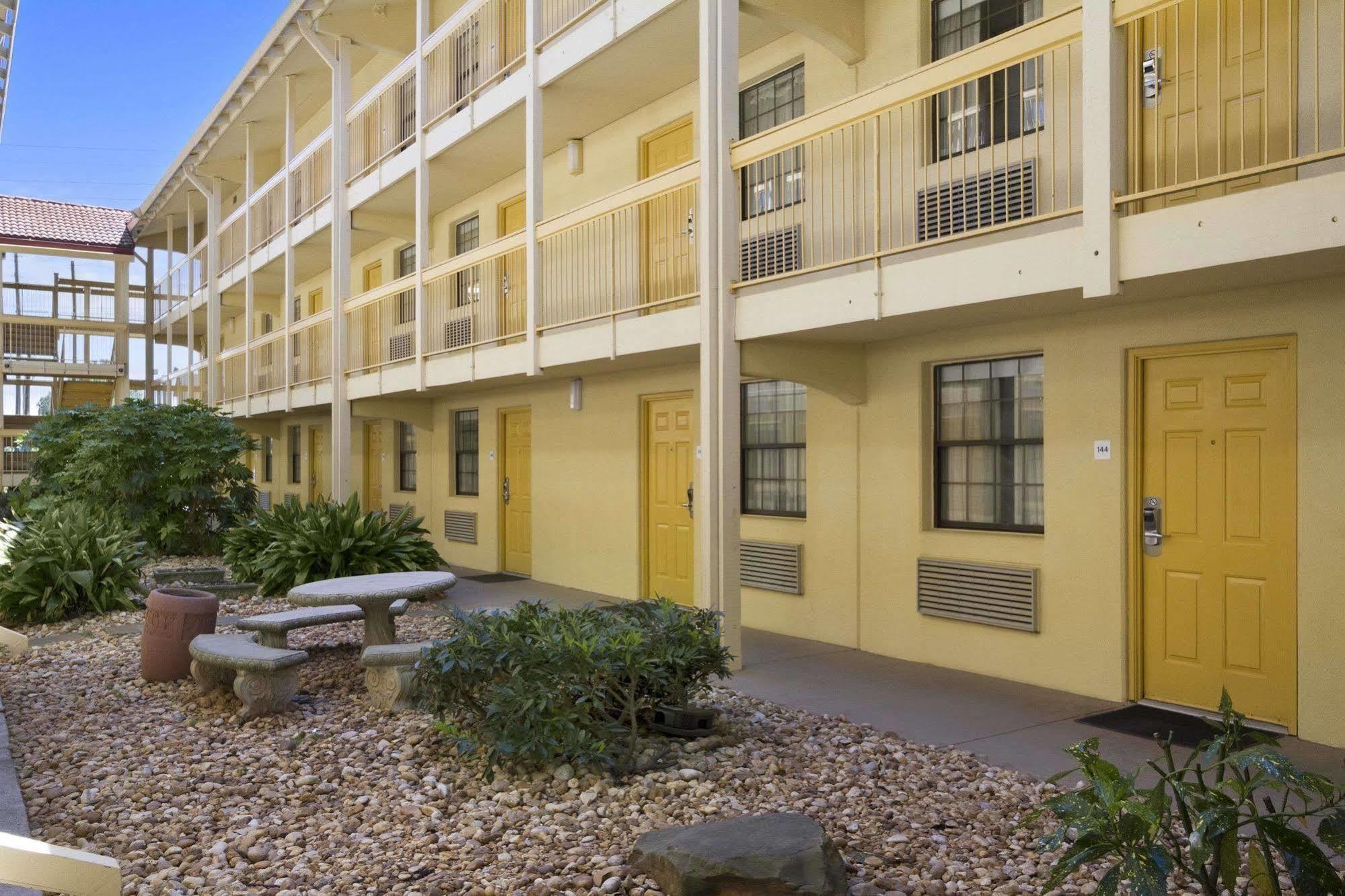 Budget Inn & Suite Atlanta Marietta Stadium Екстер'єр фото
